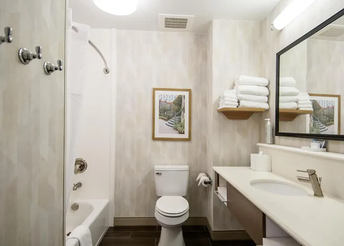 Hampton Inn And Suites Monroe